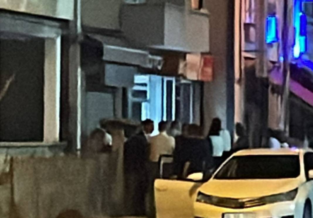 Polise çatıştı, bacağından vuruldu, girdiği iş yerinde özel harekata direniyor 7